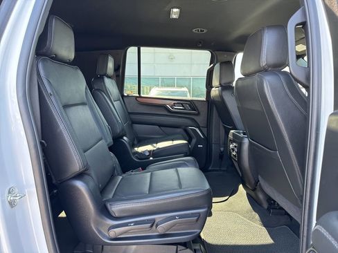 Used 2025 GMC Yukon XL Denali image 24