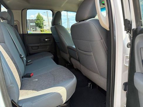Used 2017 RAM 1500 Classic SLT w/ SLT Plus D←cor Group AWD/4WD image 6