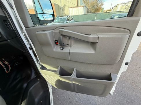 Used 2016 GMC Savana 2500 Van 3D image 21