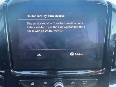 Used 2021 Chevrolet Traverse LT image 20