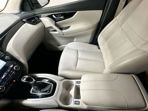 Used 2018 Nissan Rogue Sport SL w/ SL Premium Package AWD/4WD image 24