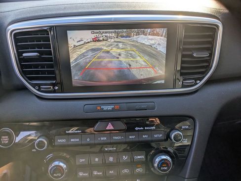 Used 2021 Kia Sportage EX w/ EX Technology Package image 17