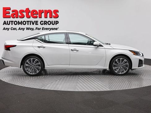 Used 2023 Nissan Altima 2.5 SL AWD/4WD image 4