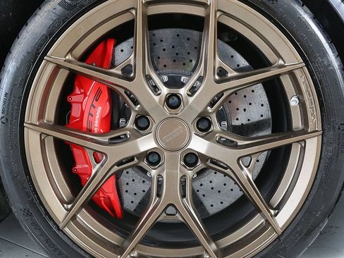 Used 2017 Chevrolet Corvette Z06 w/ Z07 Performance Package RWD image 6