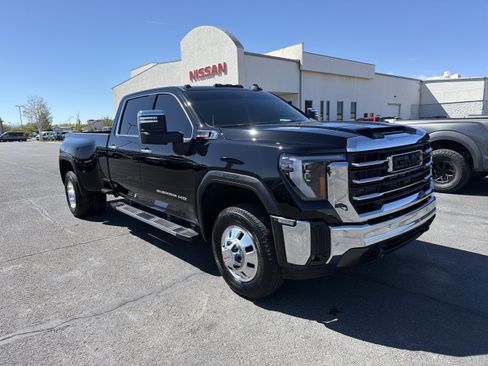 Used 2025 GMC Sierra 3500 SLT w/ SLT Convenience Package AWD/4WD image 1