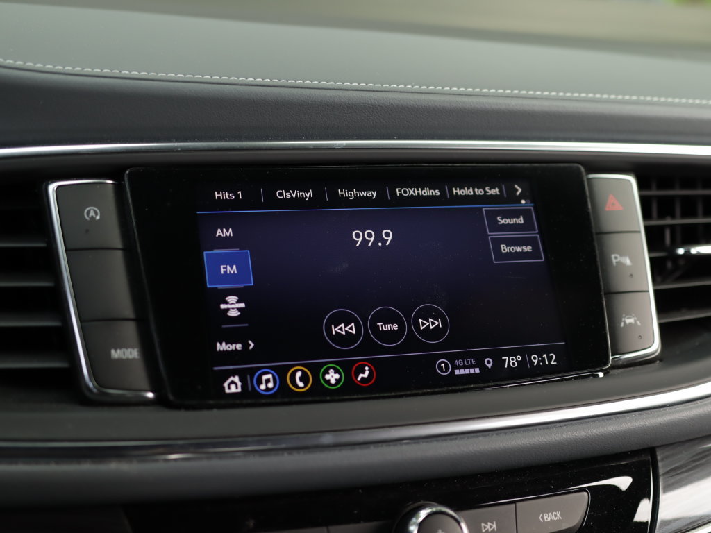Used 2024 Buick Enclave Essence w/ Sport Touring Edition FWD image 12