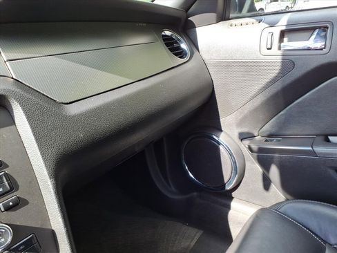 Used 2011 Ford Mustang GT Premium w/ Comfort Pkg image 15