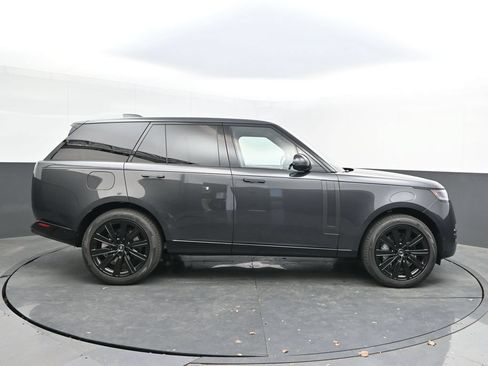 Used 2025 Land Rover Range Rover SE AWD/4WD image 8