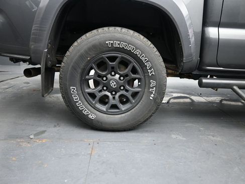 Used 2019 Toyota Tacoma SR5 image 10