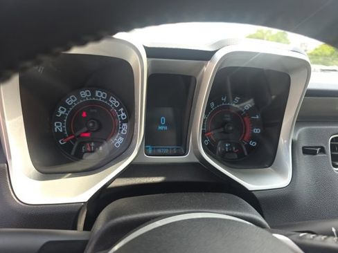 Used 2010 Chevrolet Camaro SS RWD image 19
