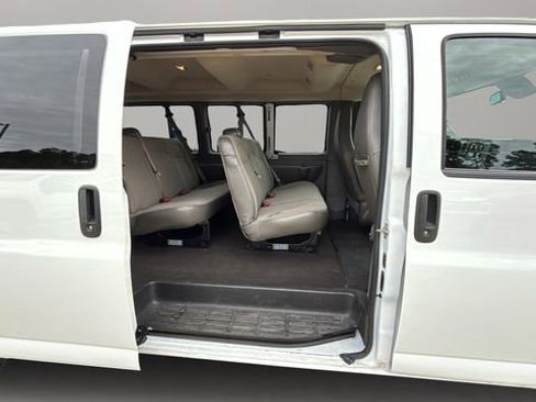 Used 2024 Chevrolet Express 3500 LT w/ LT Preferred Equipment Group image 33