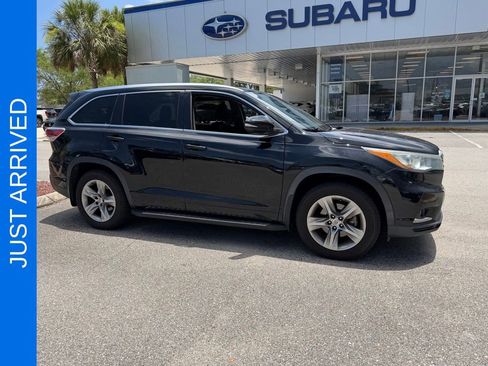 Used 2015 Toyota Highlander Limited Platinum FWD image 1