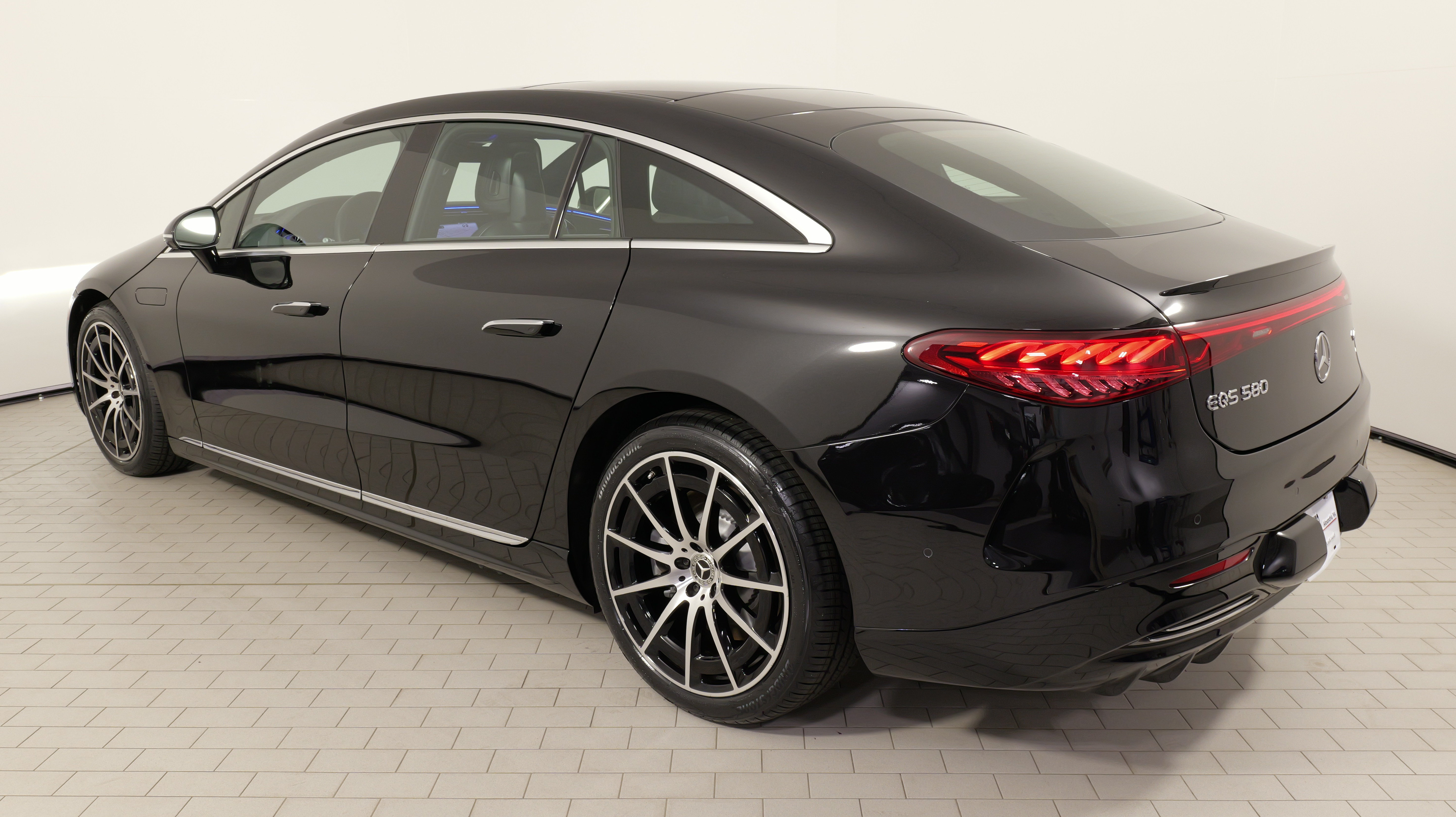 Used 2023 Mercedes-Benz EQS 580 4MATIC Sedan image 16