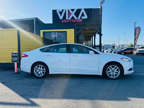 Used 2014 Ford Fusion SE FWD image 4