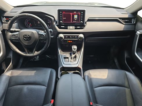 Used 2019 Toyota RAV4 Limited w/ Cold Weather Package FWD image 9