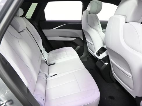 New 2026 Cadillac Lyriq Luxury w/ LPO, Floor Liner Package AWD/4WD image 18