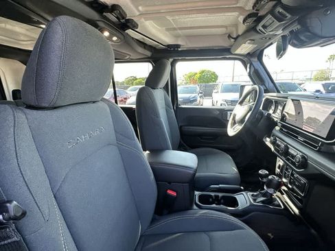 Used 2024 Jeep Wrangler Unlimited Sahara AWD/4WD image 27