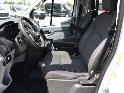Used 2019 Ford Transit 250 130 Low Roof w/ Exterior Upgrade Package RWD image 9