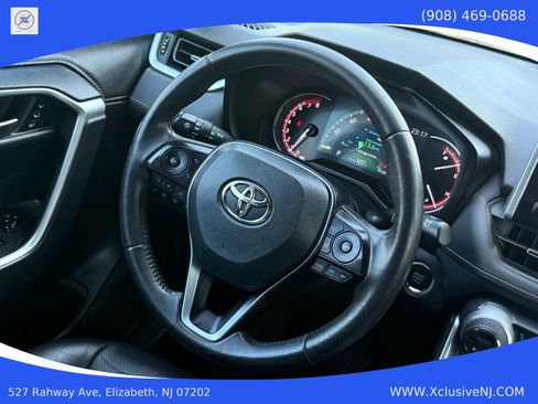 Used 2019 Toyota RAV4 Limited image 11
