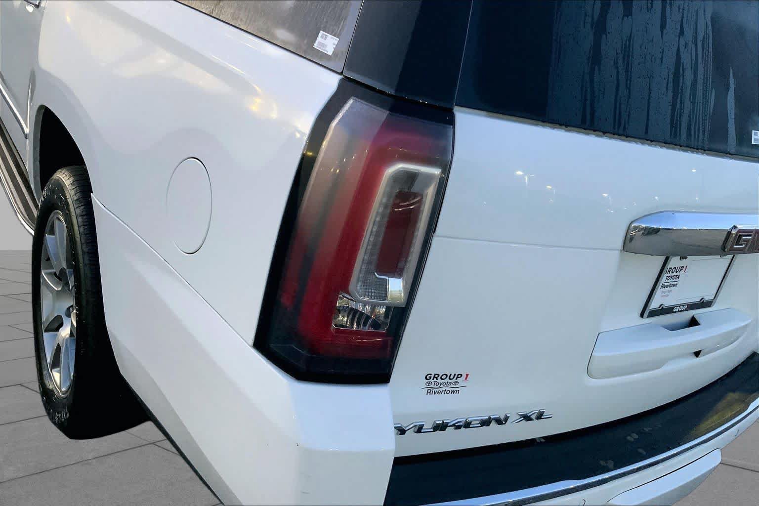 Used 2019 GMC Yukon XL Denali AWD/4WD image 25