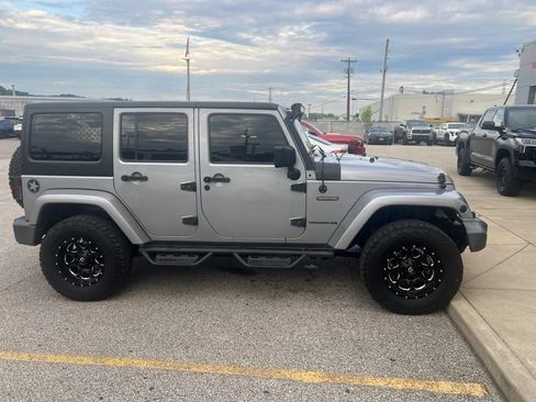 Used 2016 Jeep Wrangler Unlimited Sport AWD/4WD image 5