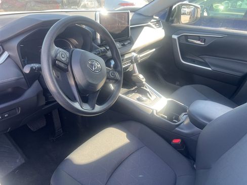 Used 2025 Toyota RAV4 XLE image 9