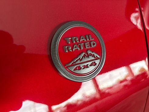 Used 2025 Jeep Compass Trailhawk w/ Trailhawk Elite Group AWD/4WD image 33