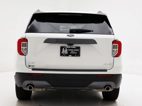 Used 2023 Ford Explorer XLT w/ Equipment Group 202A image 8