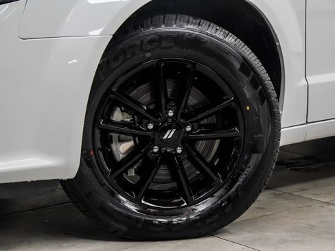 Used 2019 Dodge Grand Caravan GT FWD image 3