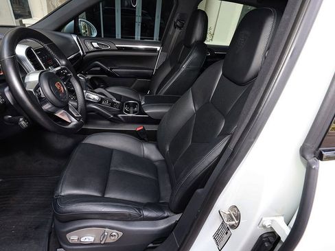 Used 2018 Porsche Cayenne Platinum Edition image 6