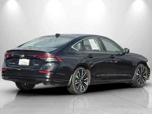 Used 2025 Honda Accord Touring image 2