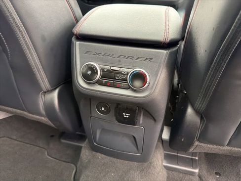 Used 2025 Ford Explorer ST-Line w/ Premium Package AWD/4WD image 27