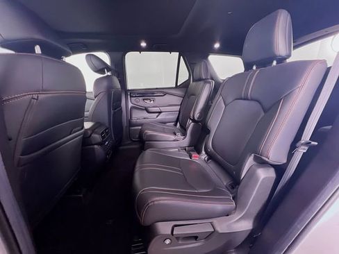 Used 2025 Honda Pilot TrailSport image 26