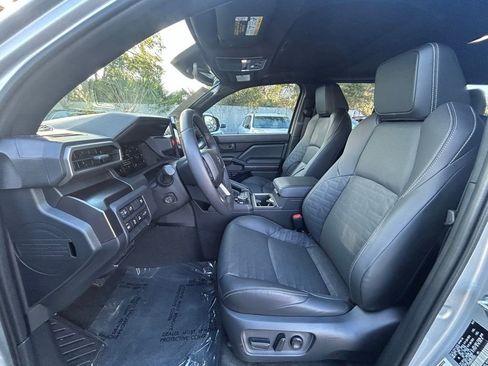 Used 2025 Toyota 4Runner TRD Off-Road Premium image 13