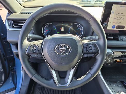 Used 2025 Toyota RAV4 XSE w/ Weather Package AWD/4WD image 17