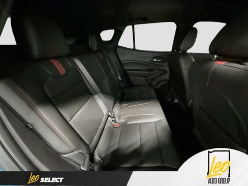 Used 2025 Chevrolet Trax RS w/ Sunroof Package FWD image 29