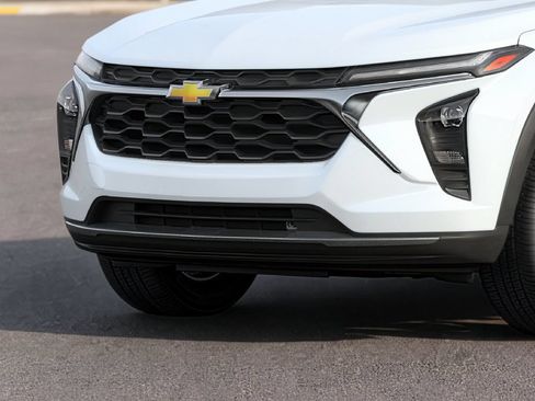 New 2026 Chevrolet Trax LT w/ Driver Confidence Package FWD image 6