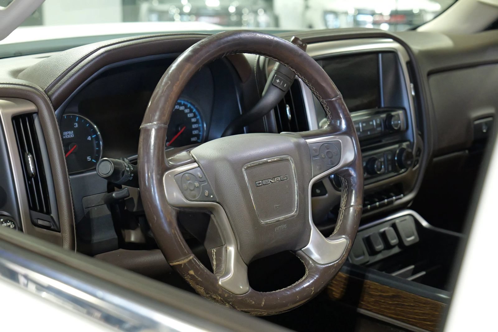 Used 2018 GMC Sierra 2500 Denali w/ Duramax Plus Package AWD/4WD image 12