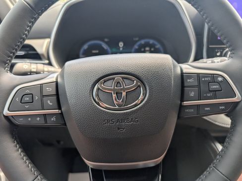 New 2026 Toyota Highlander Limited AWD/4WD image 19