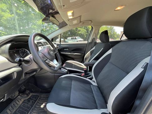 Used 2020 Nissan Versa SV FWD image 21