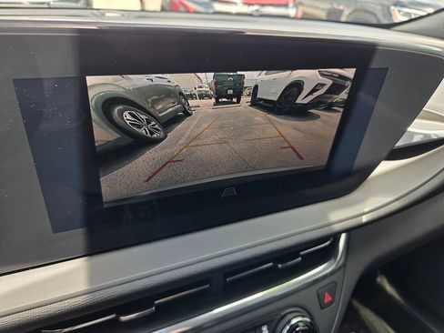 Used 2025 Buick Envista Preferred w/ Convenience I Package FWD image 32