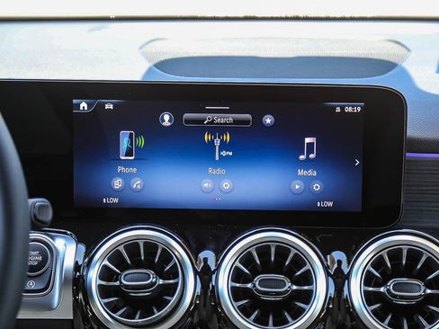 New 2026 Mercedes-Benz GLB 250 4MATIC image 12
