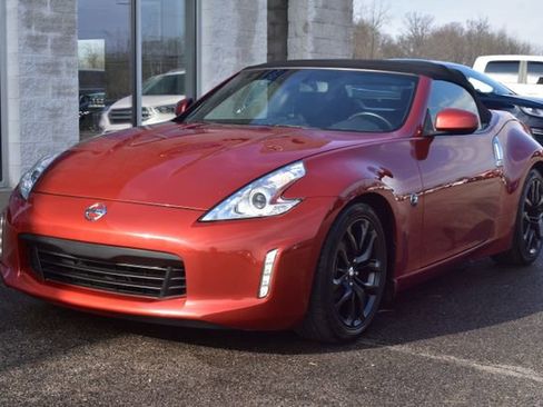 Used 2016 Nissan 370Z Roadster RWD image 13