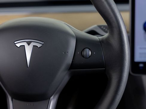 Used 2024 Tesla Model Y Long Range image 33