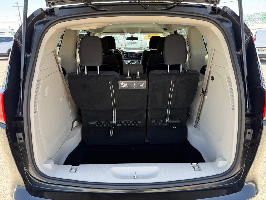 Used 2020 Chrysler Voyager LX FWD image 57