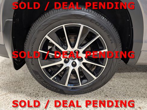 Used 2018 Toyota Highlander SE image 11