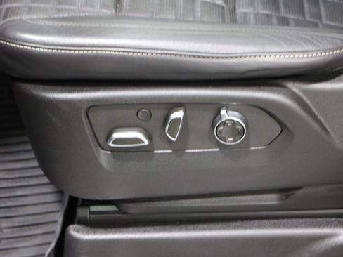 Used 2023 Cadillac Escalade ESV Sport Platinum AWD/4WD image 5