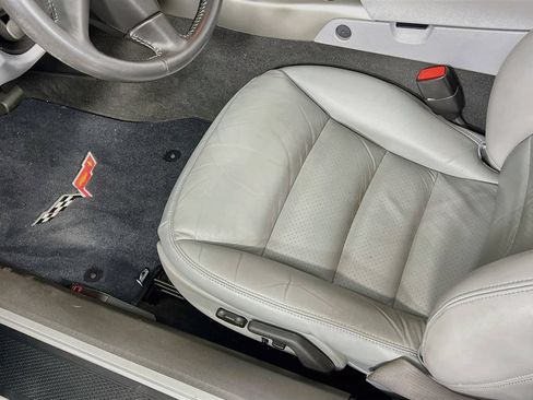 Used 2005 Chevrolet Corvette Convertible w/ Preferred Equipment Group RWD image 18