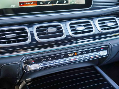 Used 2023 Mercedes-Benz Maybach GLS 600 4MATIC image 40