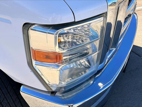 Used 2009 Ford E-350 and Econoline 350 XLT image 23